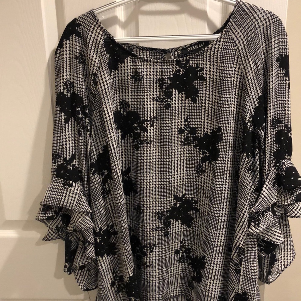 Roz & Ali - Black and White Blouse